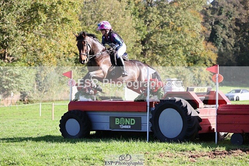 241026-142528-14063 - 509-Tichy.Sanders-SPARHANGER.VELVET