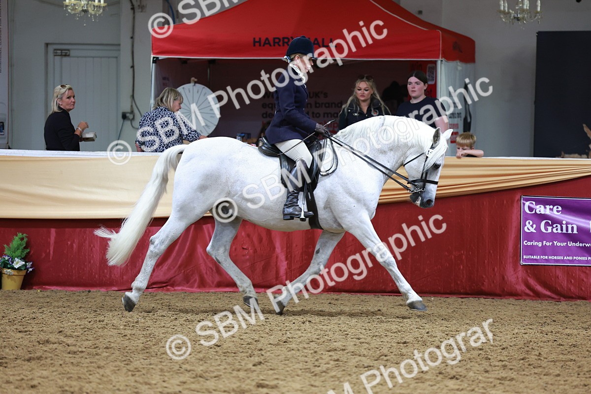 SBM_18652 - Class 952 - M&M Ridden Supreme Final