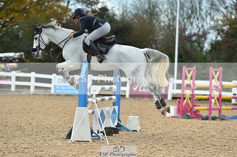 231111A-123154-01879 - Cls 12 Newcomers & 1.10m Open