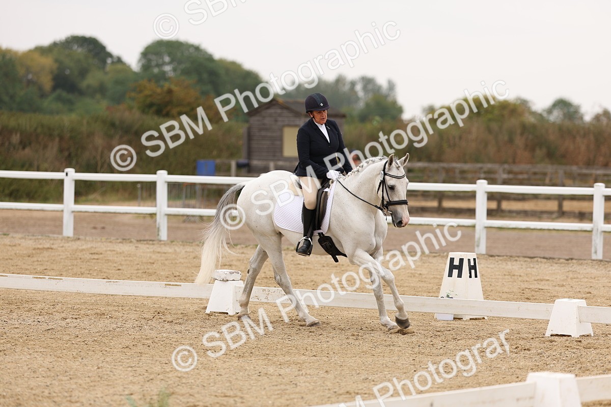 SBM_01741 - Class 9 - Novice 27 Champs