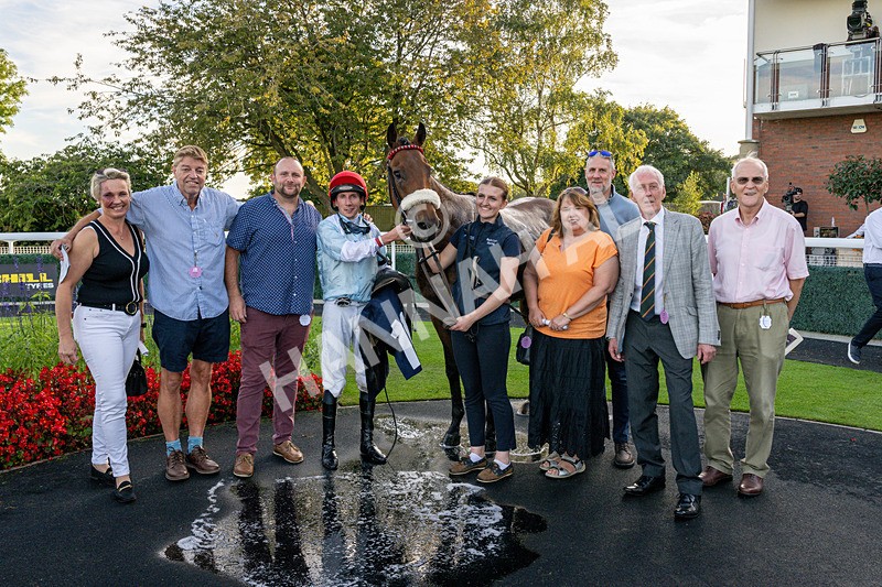 220926-Race 8-Horwich-4539 - Race 8 5.35pm End Of Season Handicap