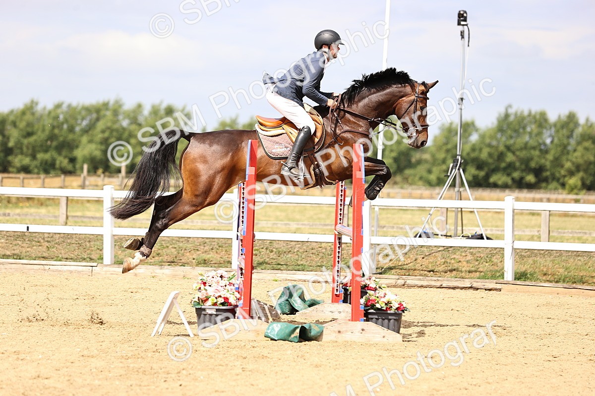 SBM_009681 - Class 8 - Senior Newcomers - 1.10  Open