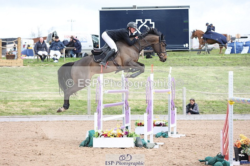 240419A-115924-06935 - Cls 6, 2 Star Medium Tour 1.35m