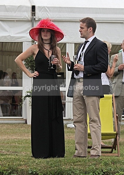 090704 THE RED HAT IMG_7775 - HENLEY REGATTA  SATURDAY 4th JULY 2009