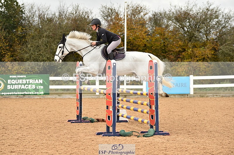 231122A-131226-00435 - Cls 4 Newcomers & 1.10m Open