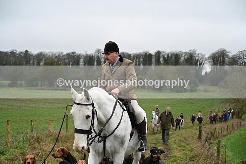 WJ7_9435 - Walk out..