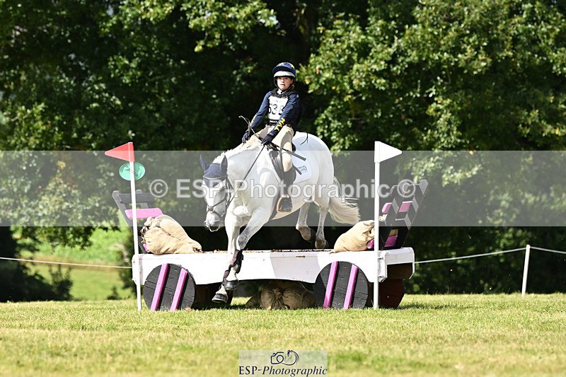 240825X-113226-32063 - 70cm XC 11.00 to 12.00