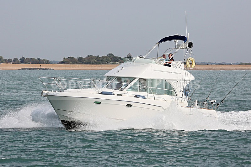 160913 HERMIT OF HYTHE - BENETAU ANTARES 980 Y92A1187 - Flybridge Cruisers