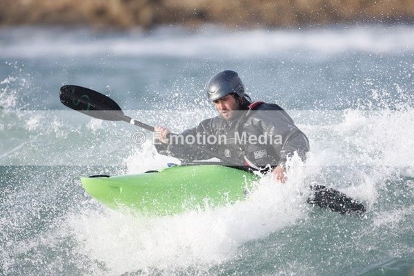 KY 170109-85 - Kayaking