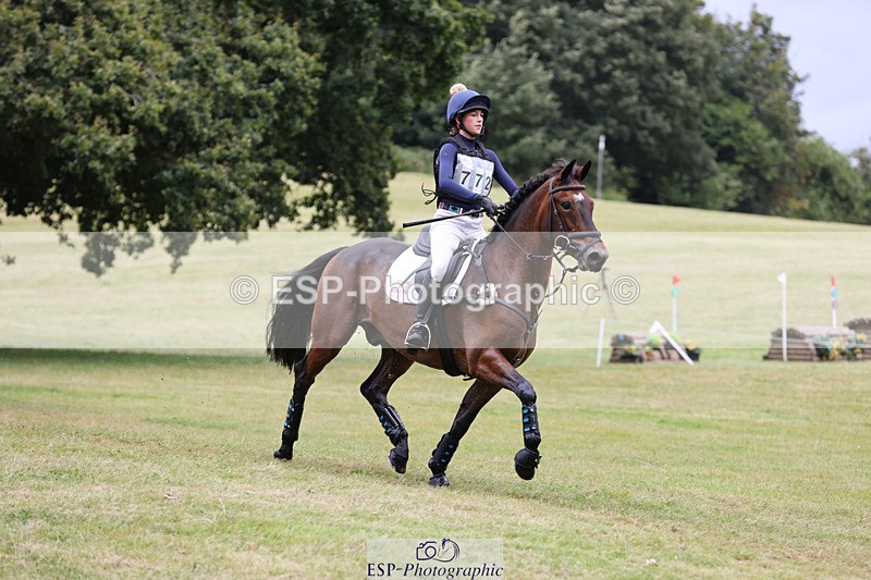 240825X-162019-36469 - 80cm XC 15.30 to 16.30