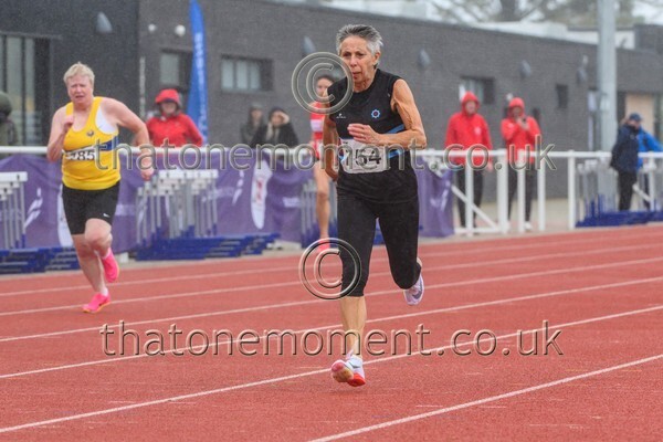 ComMast25-929894 - Track Female Set Two