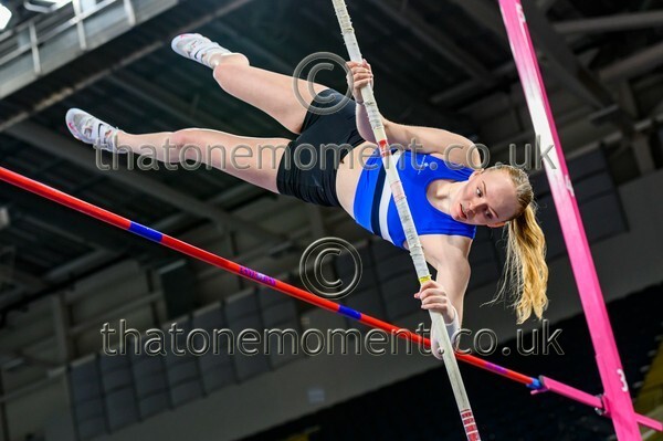 SeniorInd25-916908 - Field Female