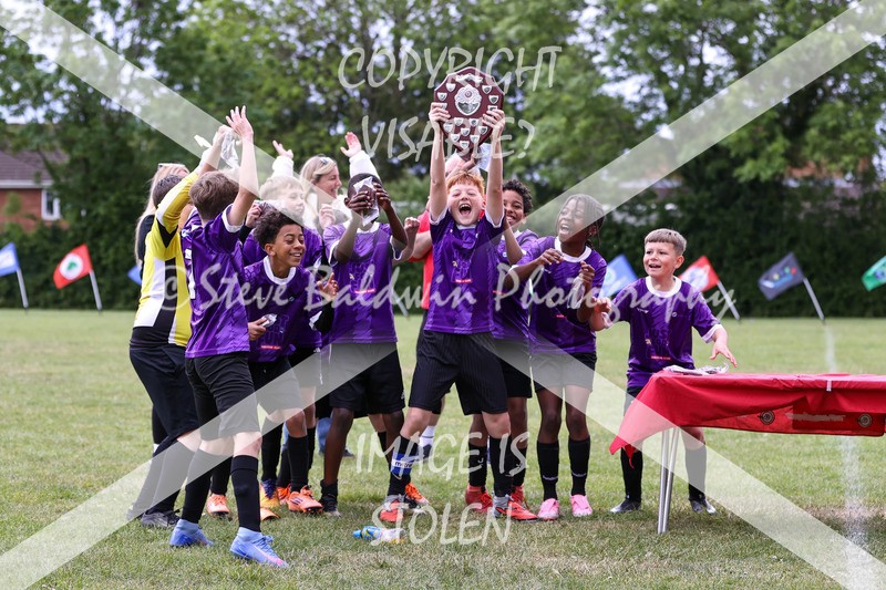 1DX31572 - Brook Field V Goddard Park