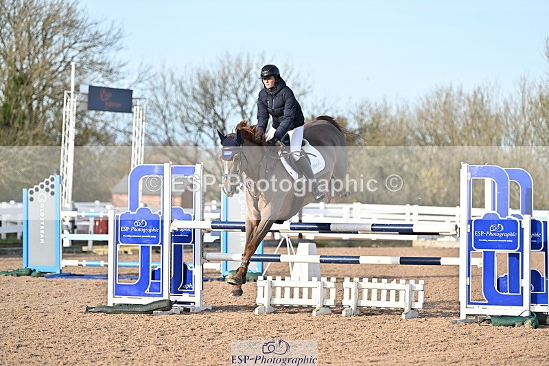 241113A-141358-00825 - Cls 05A&B Snr Fox & 1.20m Open