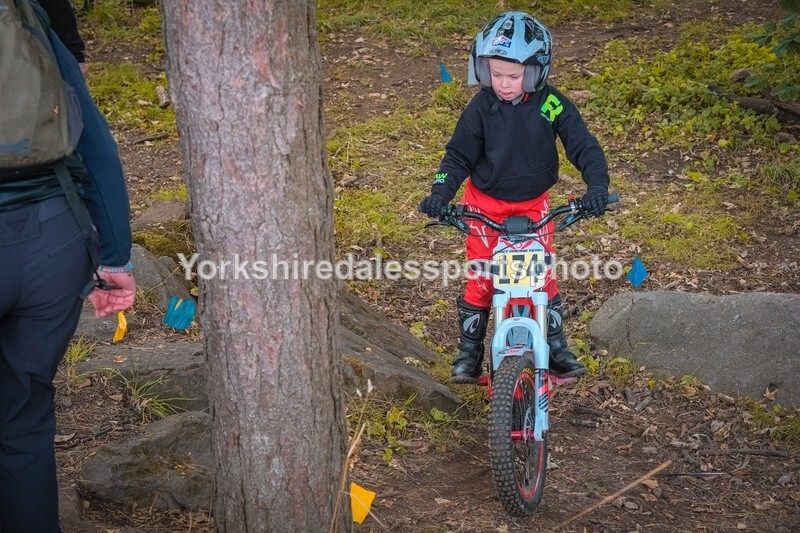 DSCF0246 - Ripon MC Trial 27/09- kids