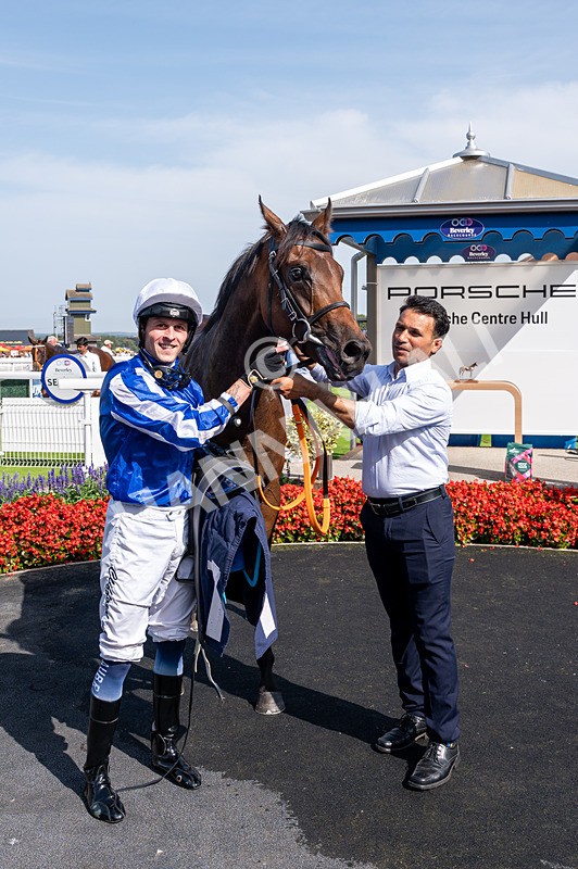 130825-Race 3-Hes Waliim-8409 - Race 3