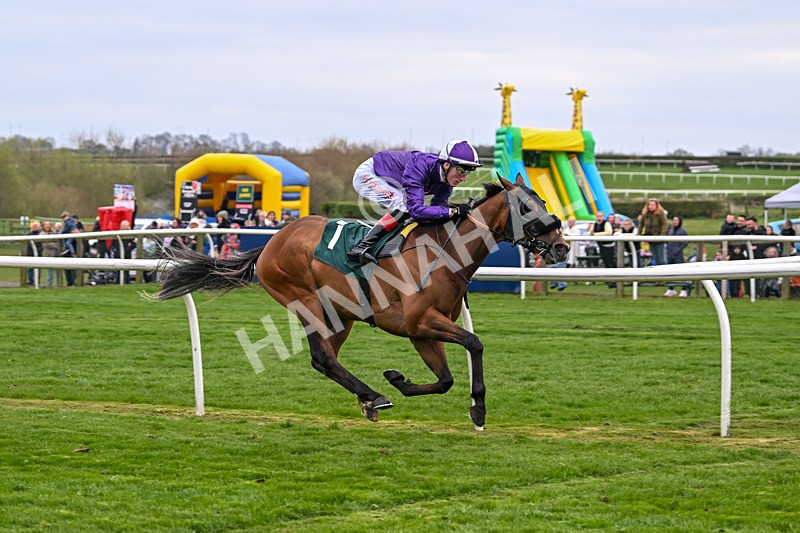 090425-Race 4-Monsieur Fudge-9944 - Race 4