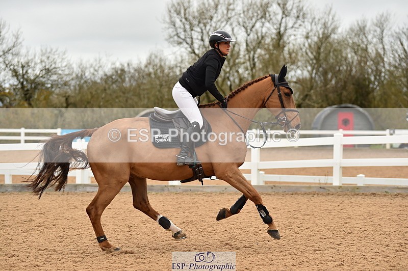 231122A-134150-00484 - Cls 5 Foxhunter & 1.20m Open