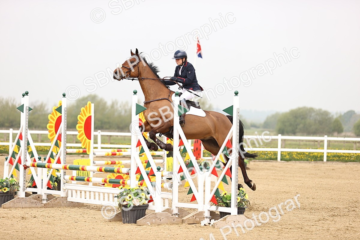  - Class 15 - Senior British novice - 90cm