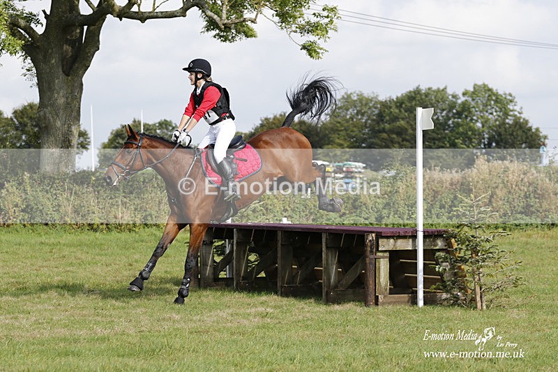  WWHT 171021 3044 - Intermediate (0.90m)  17/10/21