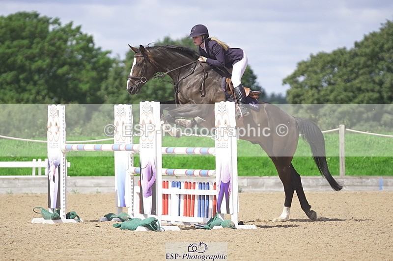 230806A-112258-01573 - Cls 13 Snr Newcomers & 1.10m Open