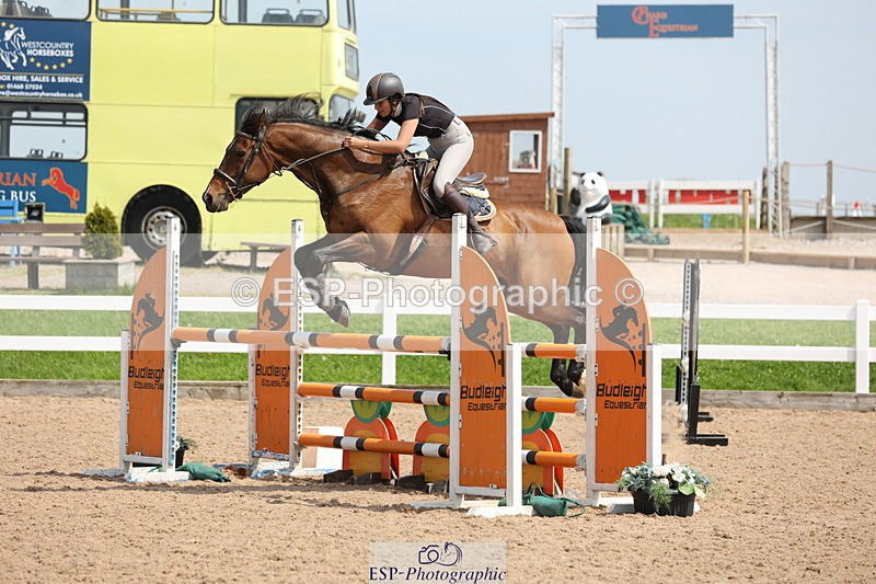 240510A-142123-07598 - Cls 17 1.05m National Am Quali