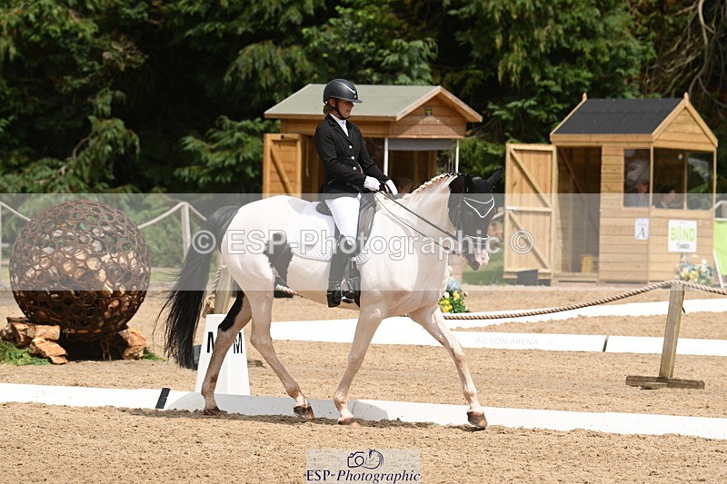250720A-141753-11668 - 002-Michelle.Wallis-Alvescot.Winning.Mood