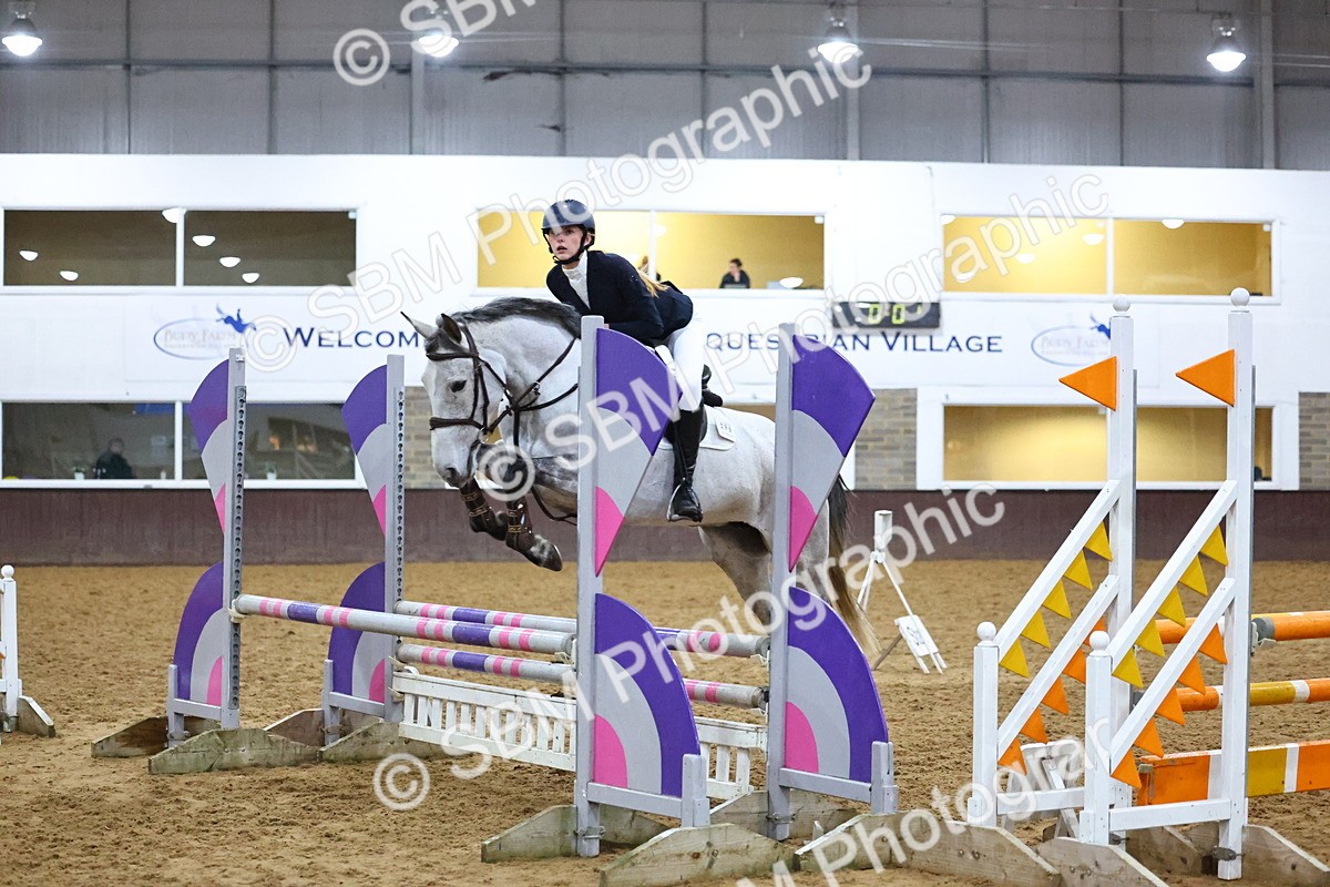 SBM_002913 - Class 6 - Holly & Ivy Stakes - 90cm