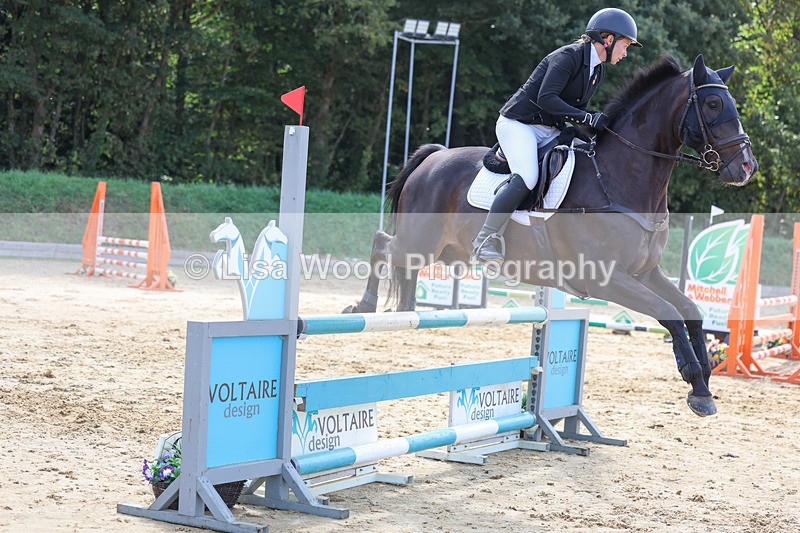 3E7A0674 - Class 4: Senior British Novice/90cm open