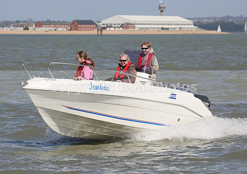 140418 JEMIMA WT7A6762 - Speedboats