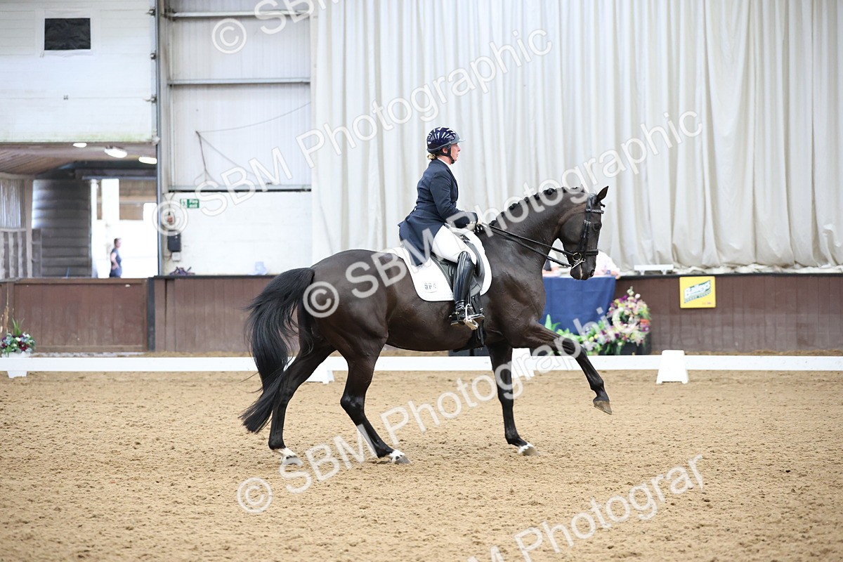 SBM_004793 - Class 9 - FEI Inter 1 Gold - 16.59-17.47