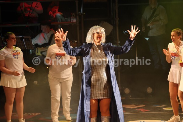 DAD12991 - We Will Rock You