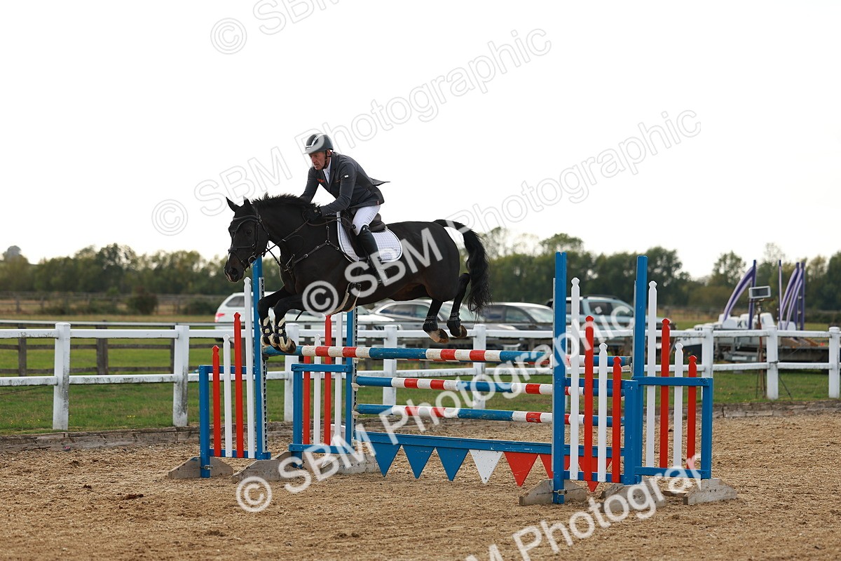 SBM_002140 - Class 5 - Senior Foxhunter - 1.20m