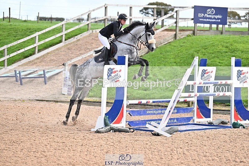 251005-100140-02657 - Cls 15 Foxhunter and 1.20m