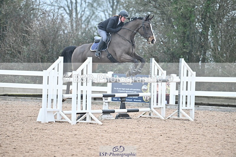 240113A-132424-02185 - Cls 12 Newcomers and 1.10m Open