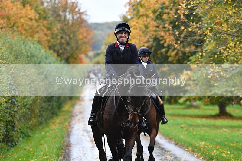 WJ5_6117 - B&B walk back for Hunt Tea !