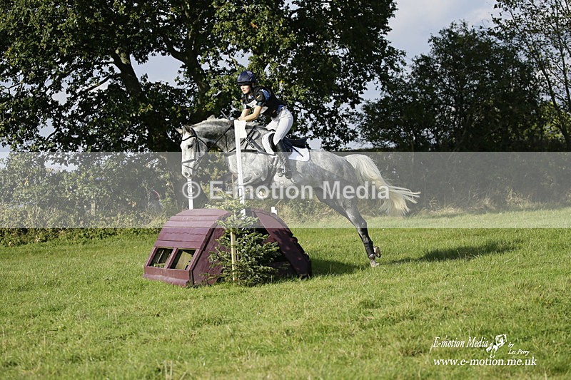  WWHT 171021 3947 - Open (1.00m)  17/10/21