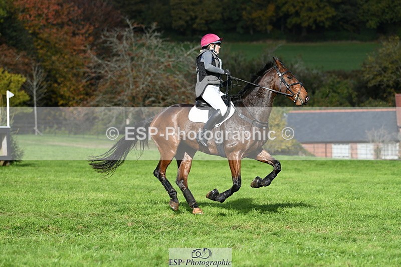 251024A-131236-11941 - B-158-Hannah.Hobhouse