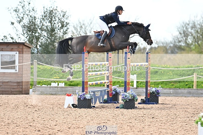 240418A-140908-04255 - Cls 9, 2 Star Big Tour 1.40m