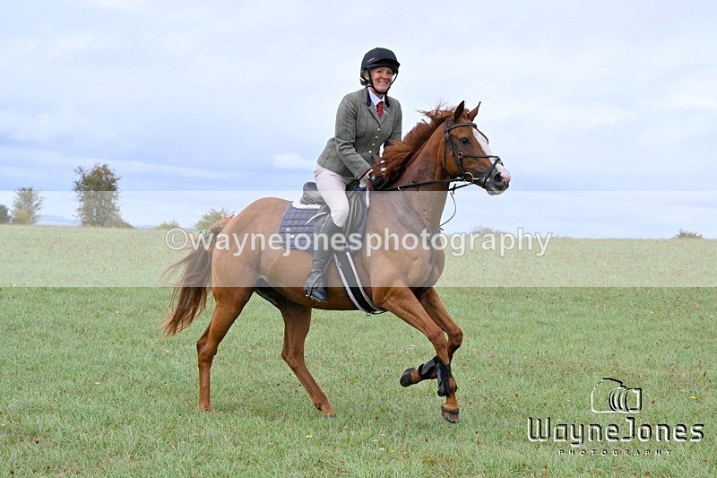 WJ7_1079 - Berks & Bucks Hound Exercise Blewbury 13-09-26