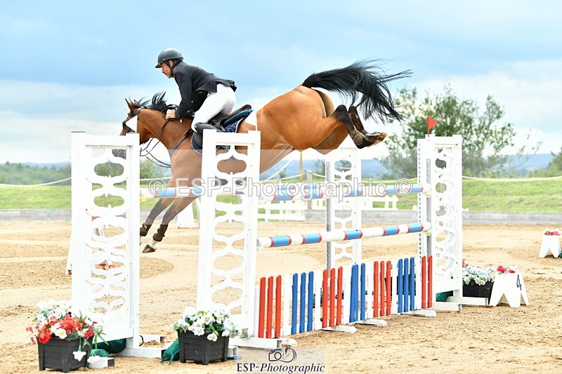 230720A-145410-03606 - Cls 9, 2 Star Big 1.40m Start to break