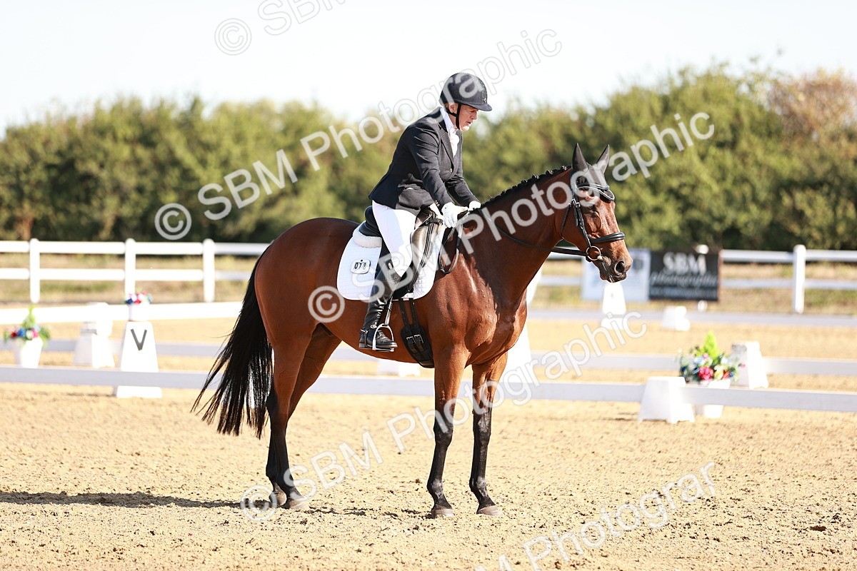 SBM_004275 - Class 12 - Novice 5 - 9.07-10.10