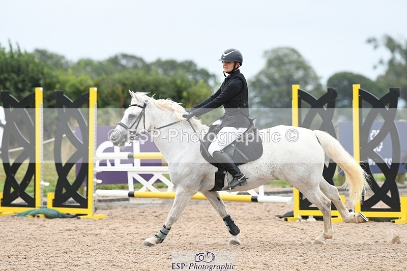 250807-110330-00424 - 90cm Round 1