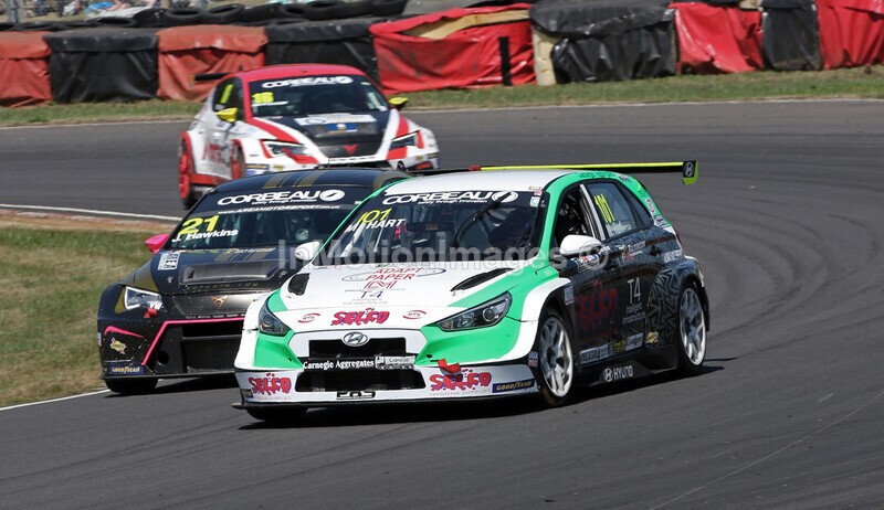  - TCR UK @ Castle Combe