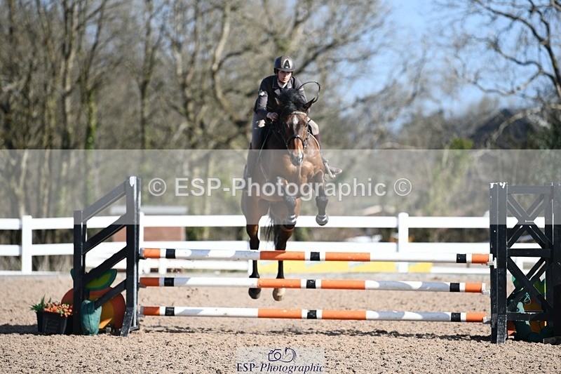 250330-103330-06162 - Cls 32 British Novice and 90cm