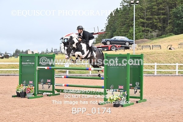 BPP_0174 - CLASS 25 SUN HOYS Redpost Equestrian Senior Foxhunter Second Round
