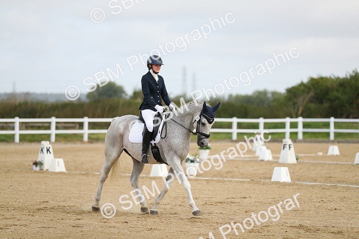 SBM_015073 - Class 13 - Novice 23 - 8,30-9.33