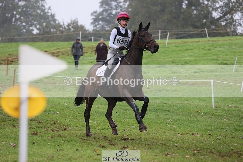 231021-111046-15697 - 658-DANCING.PADDE-Fenella.Redvers-SC+XC