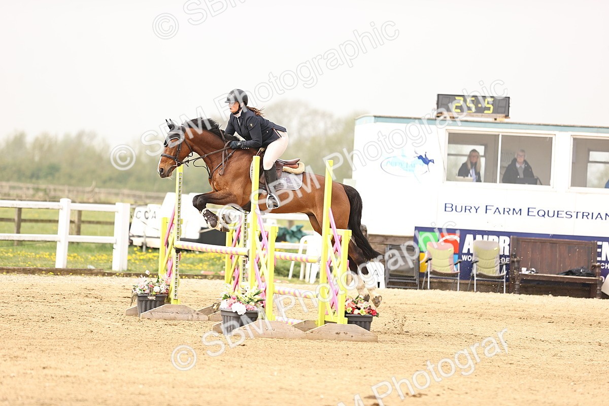  - Class 15 - Senior British novice - 90cm
