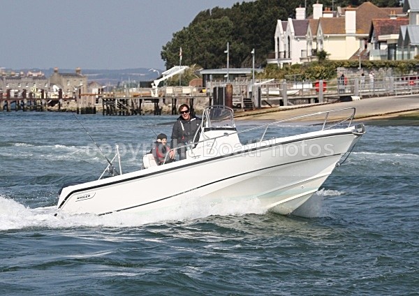 090419 BOSTON WHALER IMG_3371 - Motorboats - Open